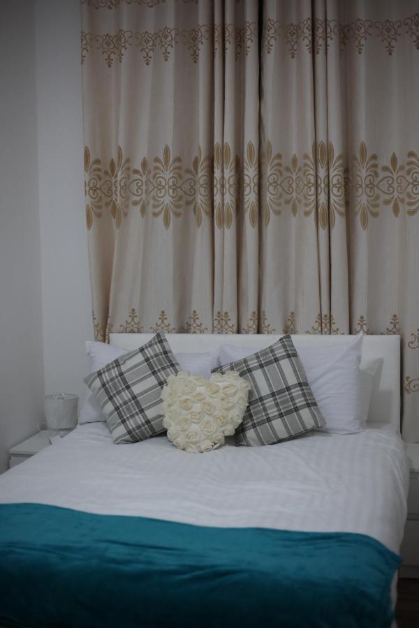 Oyo New City Lodge London Bagian luar foto