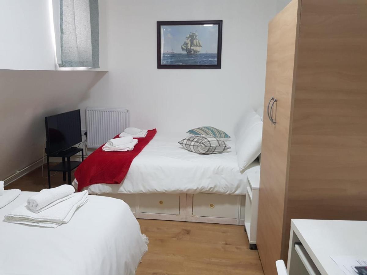 Oyo New City Lodge London Bagian luar foto