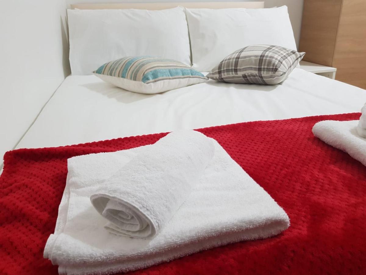Oyo New City Lodge London Bagian luar foto