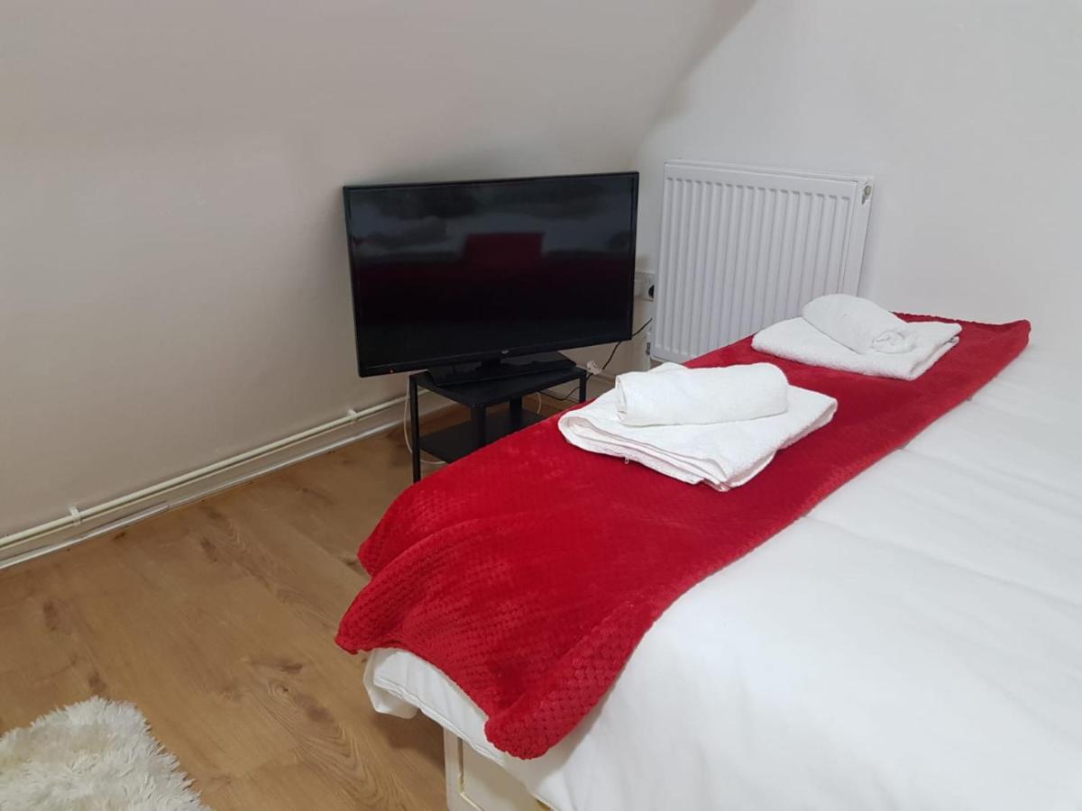 Oyo New City Lodge London Bagian luar foto