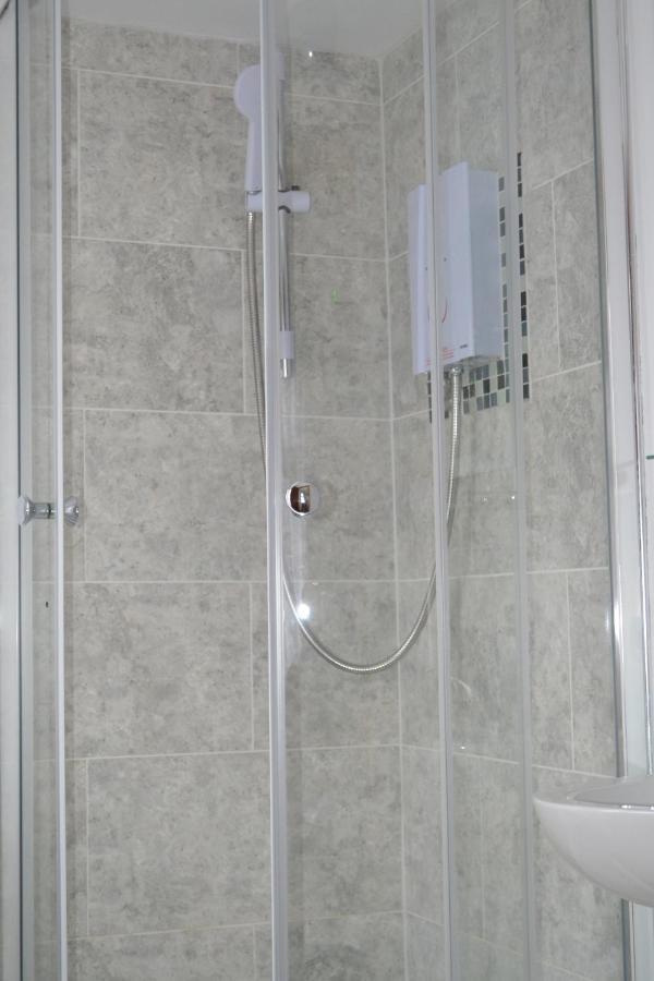 Oyo New City Lodge London Bagian luar foto