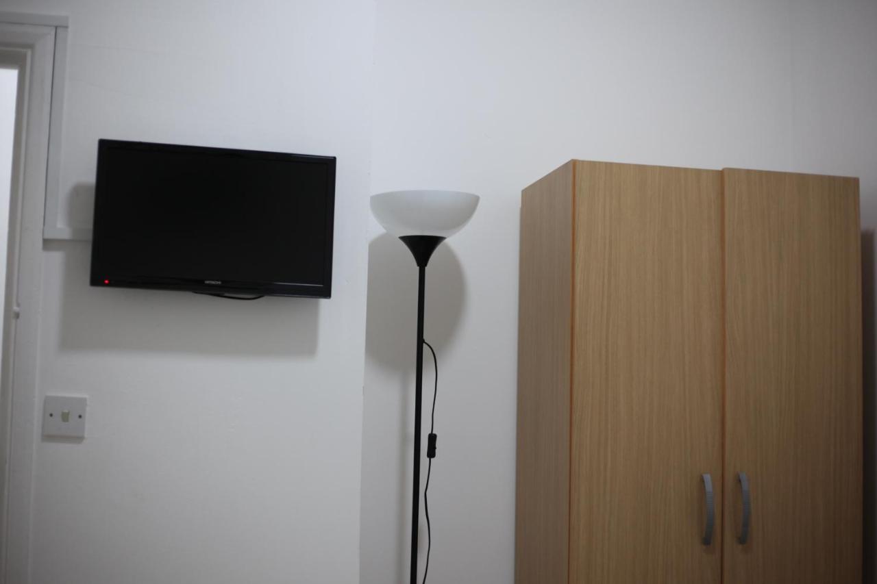 Oyo New City Lodge London Bagian luar foto