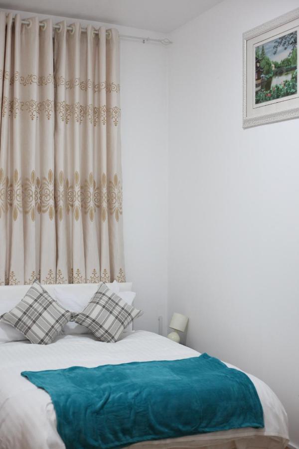 Oyo New City Lodge London Bagian luar foto