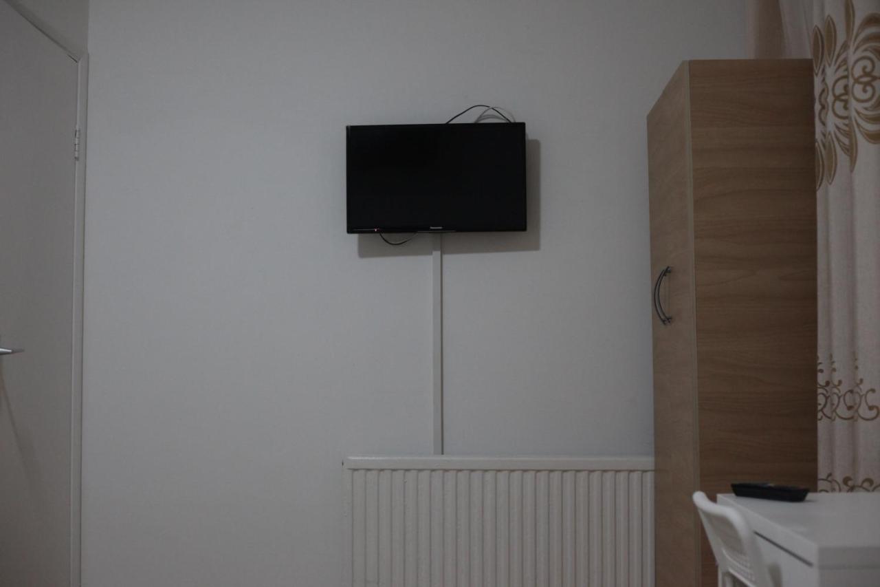 Oyo New City Lodge London Bagian luar foto