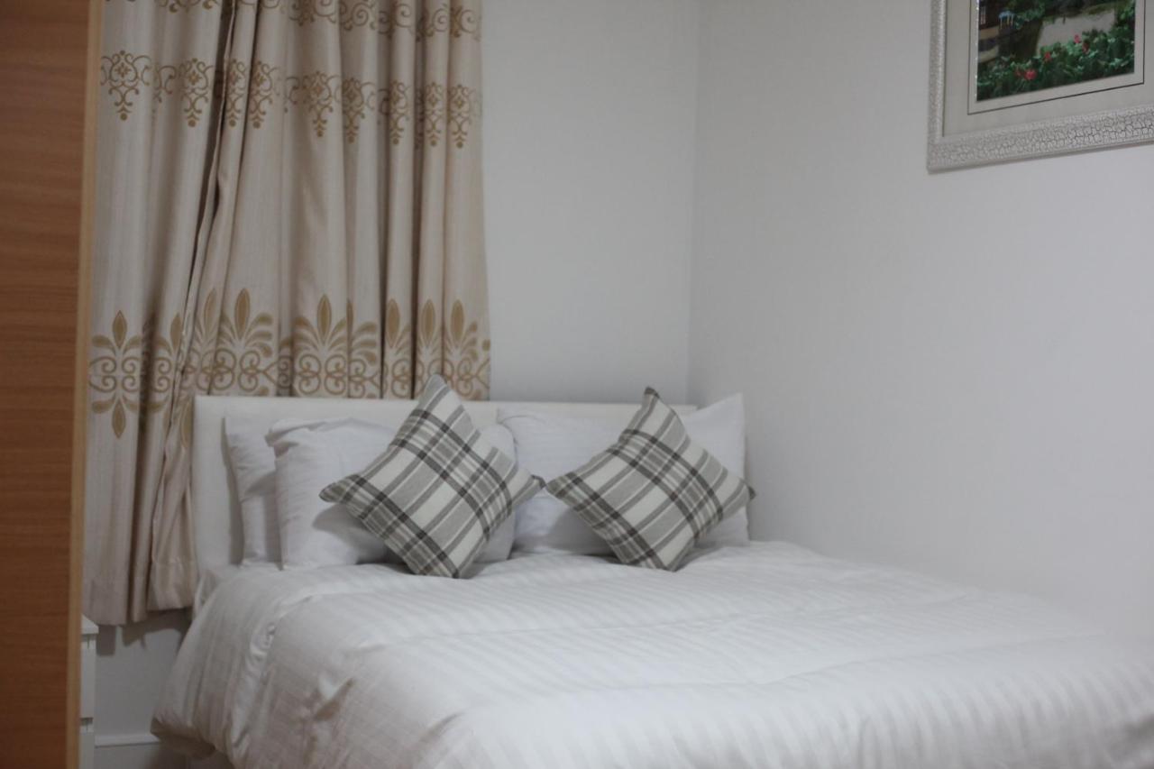 Oyo New City Lodge London Bagian luar foto