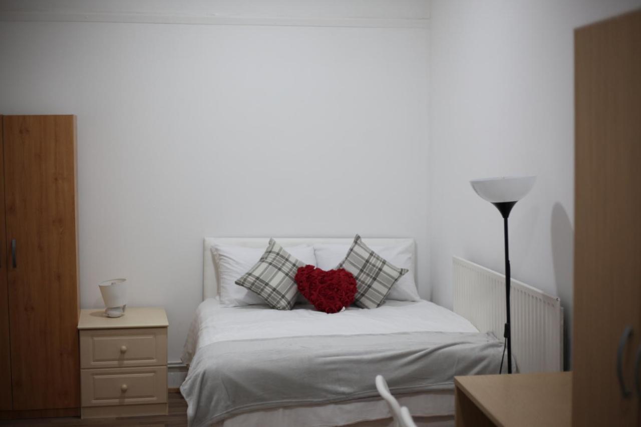 Oyo New City Lodge London Bagian luar foto