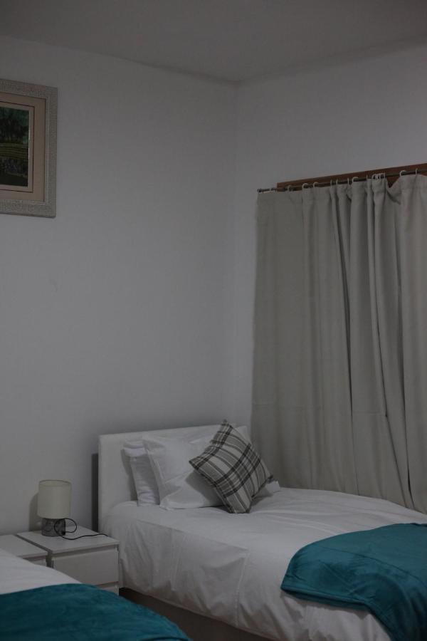 Oyo New City Lodge London Bagian luar foto